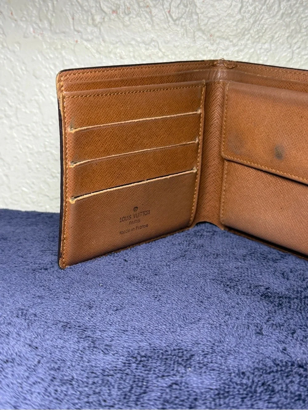 ( damaged ) Louis Vuitton wallet